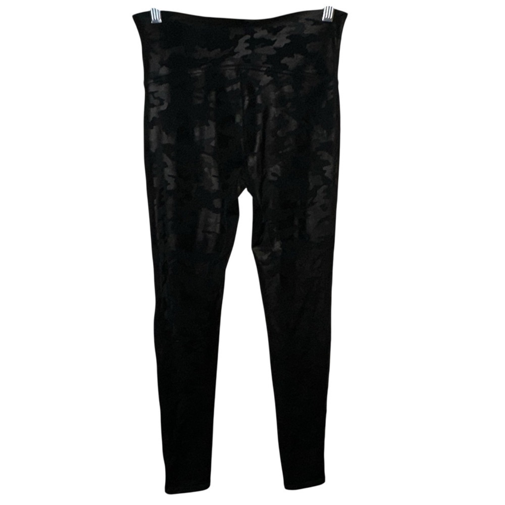 EUC SPANX Black Camo Leggings